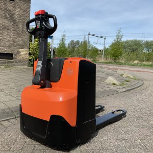 BT LWE160 1600KG PALLETWAGEN
