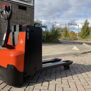 BT LWE180 1800KG PALLETWAGEN