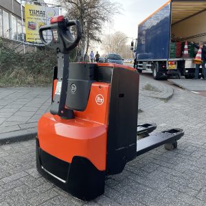 TOYOTA LWE200 2000KG
