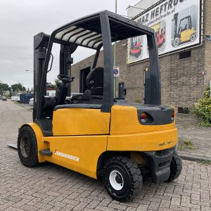 JUNGHEINRICH EFG 550 5000KG 3.00METER