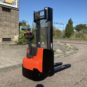 TOYOTA SWE140 1400KG 2.85METER