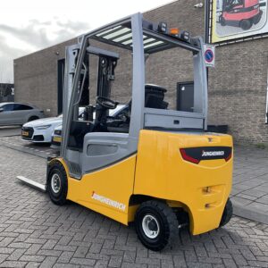 JUNGHEINRICH EFG 425 2500KG 4.70METER