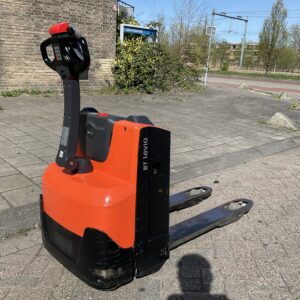 TOYOTA LWE140 1400KG PALLETWAGEN