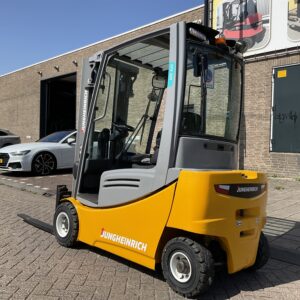 JUNGHEINRICH EFG320 2000KG 4.40METER