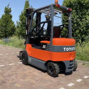 TOYOTA 7FBMF25 2500KG 5.50METER