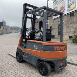 TOYOTA FBM25 2500KG 4.00METER