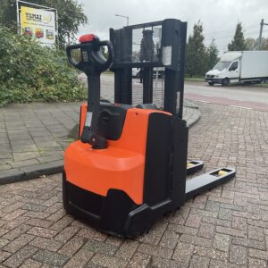 TOYOTA SWE200D 2000KG 1.90METER