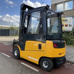 JUNGHEINRICH EFG425 2500KG 6.00METER